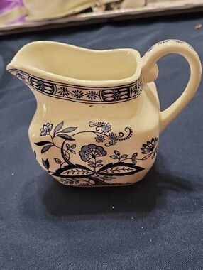Wedgwood Enoch Tunstall Blue Onion Creamer